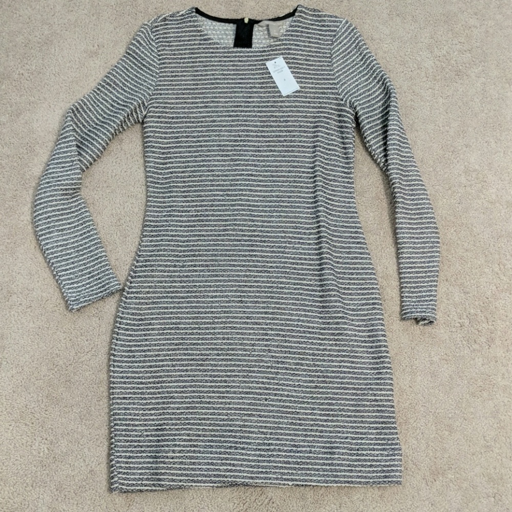 Banana Republic black and white knit l/s dress